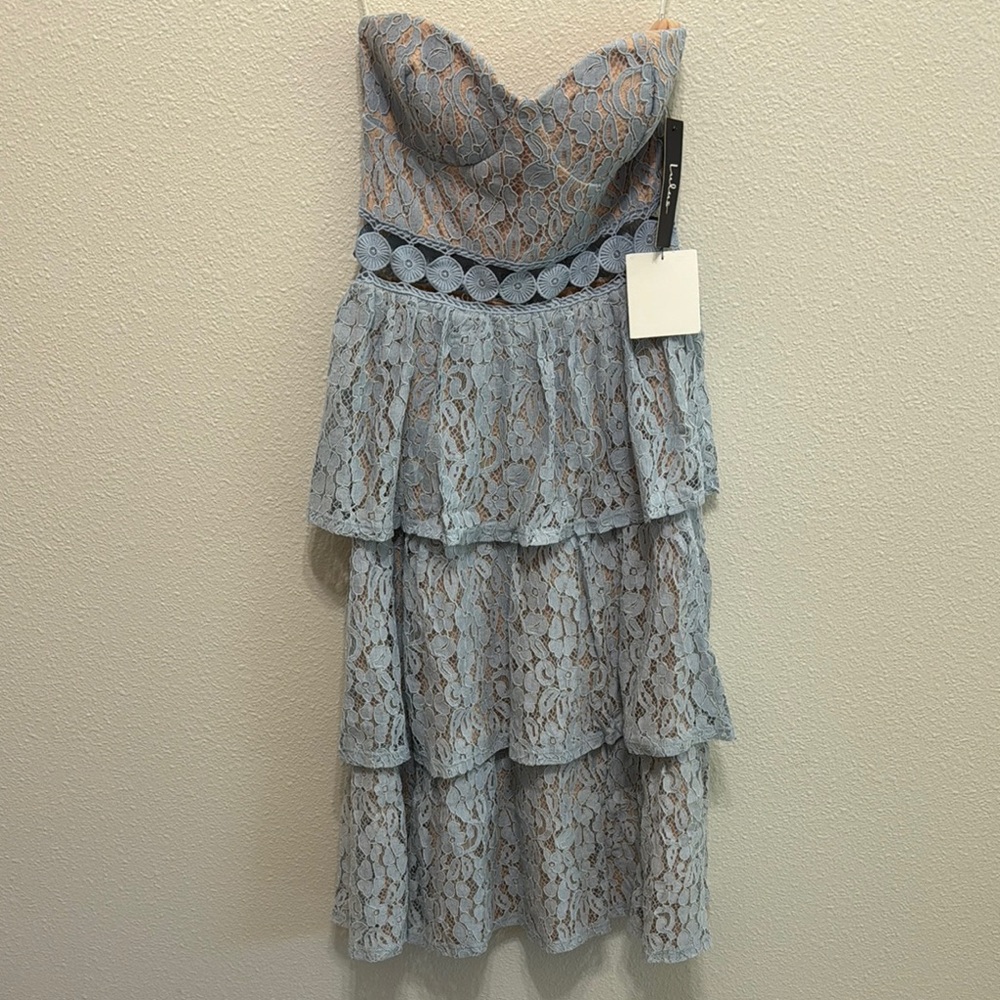Lulu's Strapless Lace Dress in Soft Blue